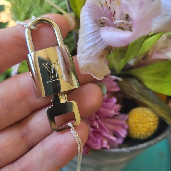 - Silver Louis Vuitton Padlock only paired w/ sterling silver chain โ๏ธ - Picture 3 of 3